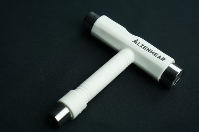 Alienwear T Tools Skateboard Translation missing: id.activerecord.decorators.item_part_image/alt