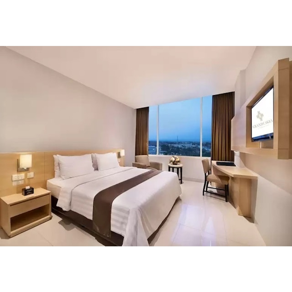 Grand Cakra Hotel Translation missing: id.activerecord.decorators.item_part_image/alt