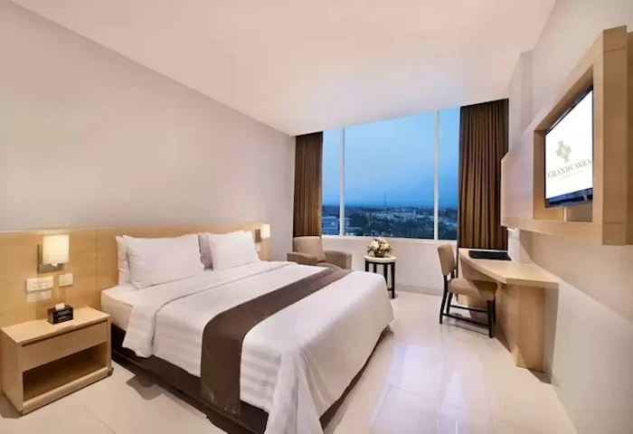 Grand Cakra Hotel Translation missing: id.activerecord.decorators.item_part_image/alt