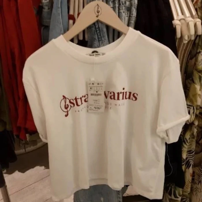 Stradivarius Logo Cropped Tee Translation missing: id.activerecord.decorators.item_part_image/alt