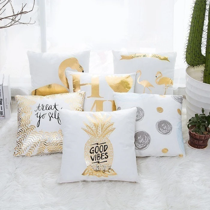 Sarung Bantal Dekorasi Translation missing: id.activerecord.decorators.item_part_image/alt