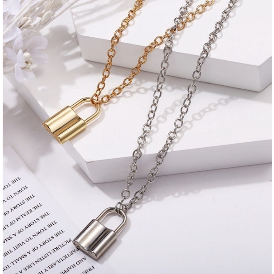 Kalung Rantai 3 Layer dengan Liontin Gembok Hati Translation missing: id.activerecord.decorators.item_part_image/alt