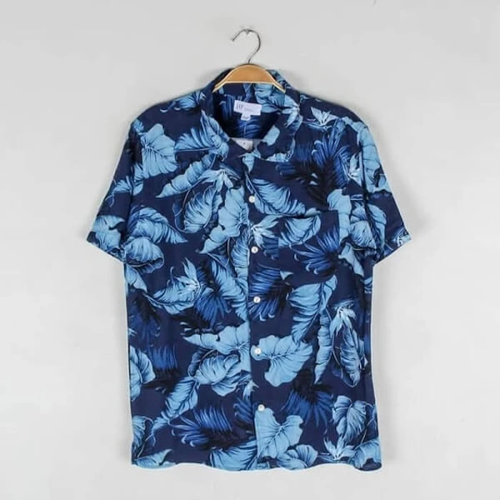 GAP Standard Fit Tropical Print Short Sleeve Shirt Translation missing: id.activerecord.decorators.item_part_image/alt