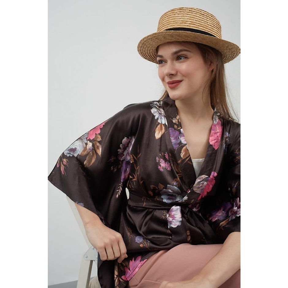 Berrybenka Brigit Floral Kimono Translation missing: id.activerecord.decorators.item_part_image/alt