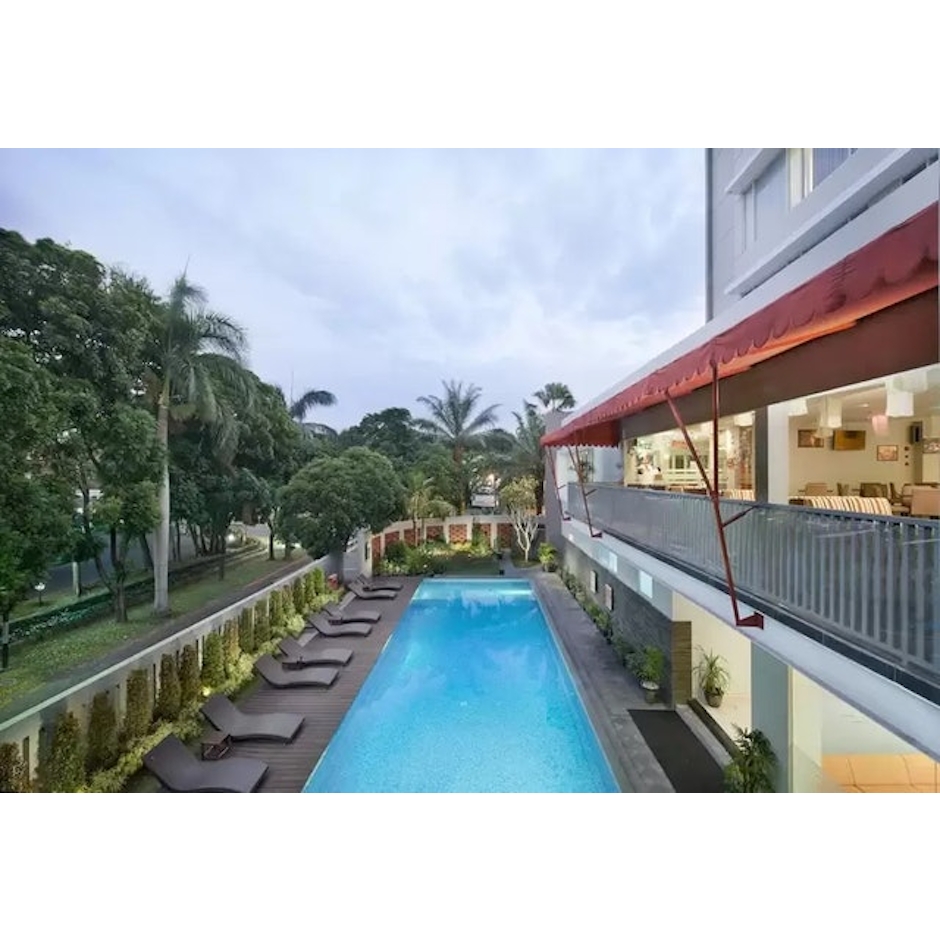 Grand Cakra Hotel Translation missing: id.activerecord.decorators.item_part_image/alt