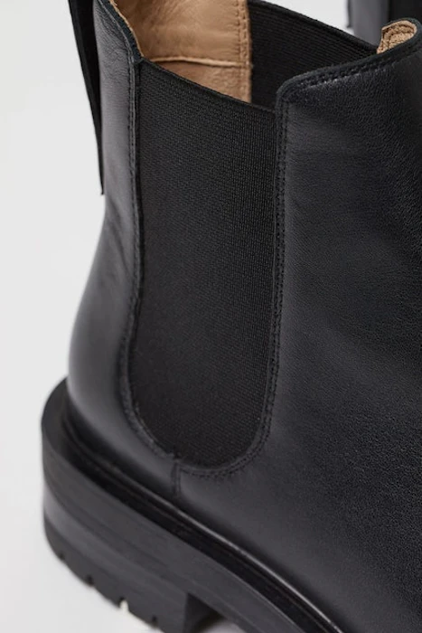 H&M Leather Chelsea Boots Translation missing: id.activerecord.decorators.item_part_image/alt