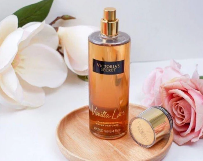 Victoria's Secret Vanilla Lace Fragrance Mist Translation missing: id.activerecord.decorators.item_part_image/alt