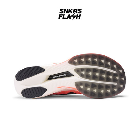 New Balance Fuelcell Supercomp Elite V5 Urgent Red Sepatu Lari Wanita 4