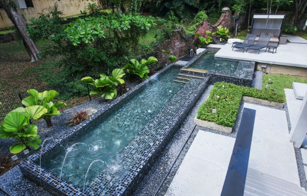  Lloyd's Inn Singapore