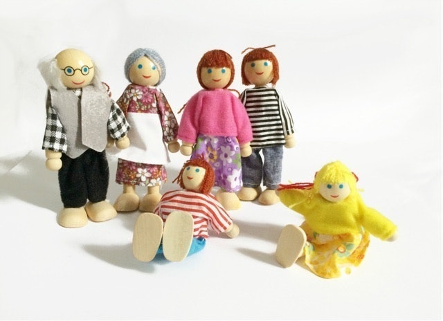  Boneka Kayu Keluarga