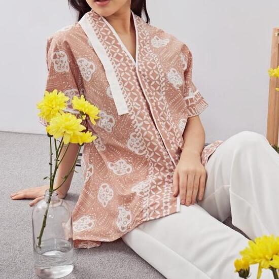 Nusantara Nayara Damara Blouse Batik