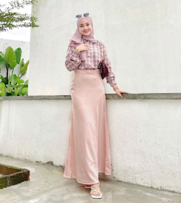 Rok Satin 5