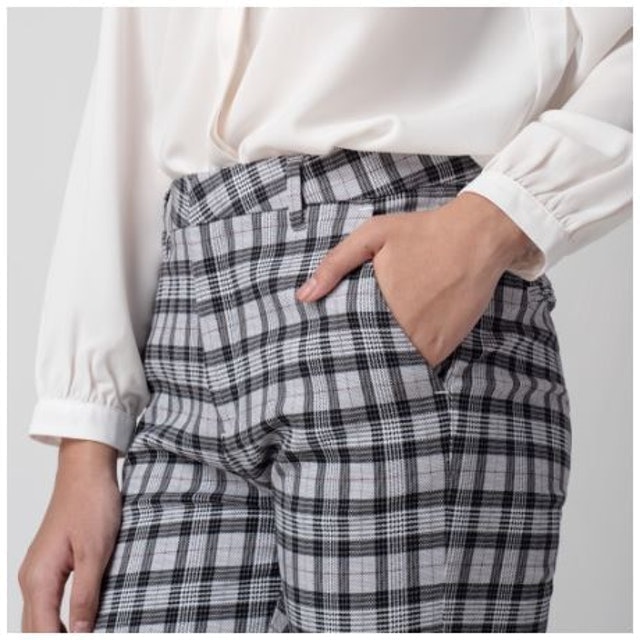 Celana Tartan Wanita "Narae" Plaid Pants Kotak White 3