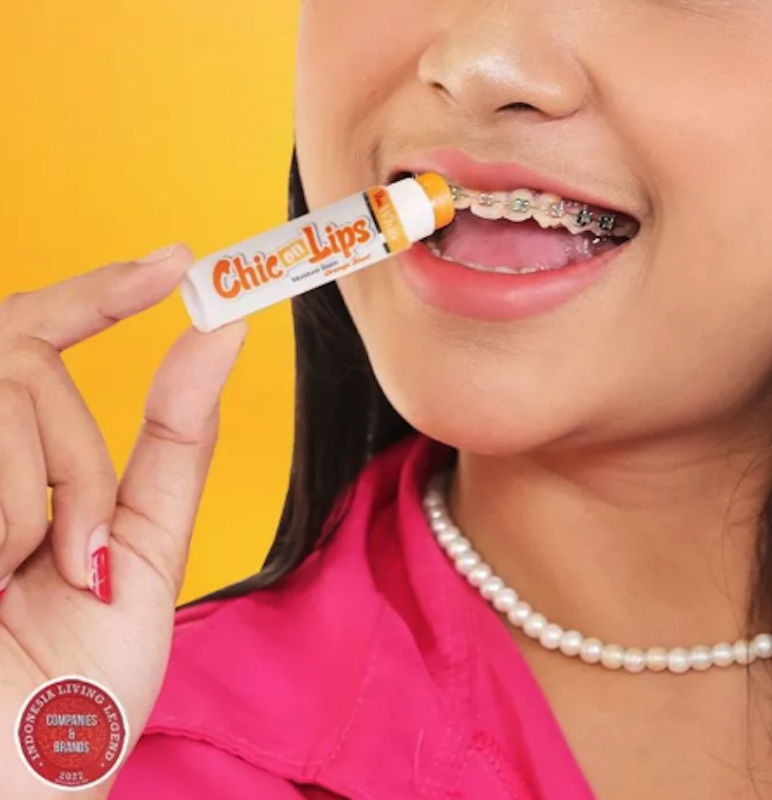 White Chic On Lips Moisture Balm Orange Blast 4