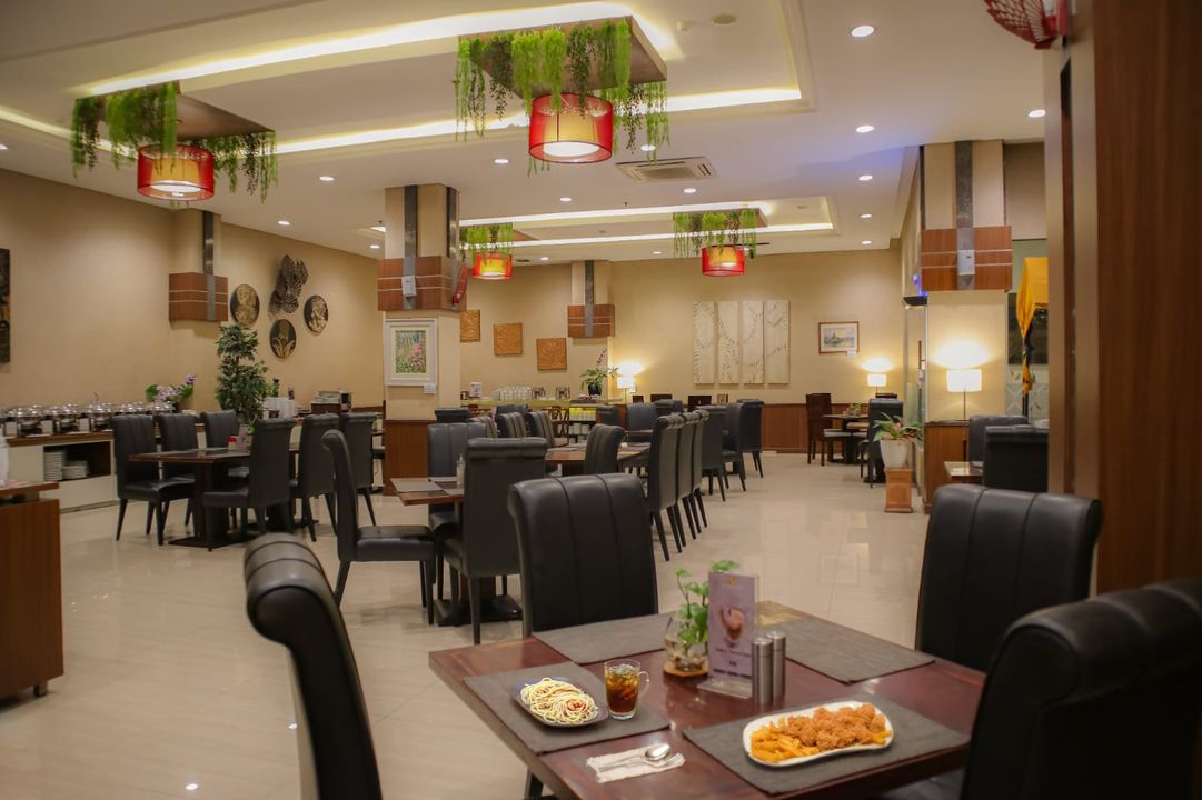 Petra Noormans Investama Noormans Hotel Semarang 