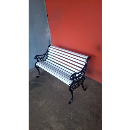  Kursi Taman Lion Head 