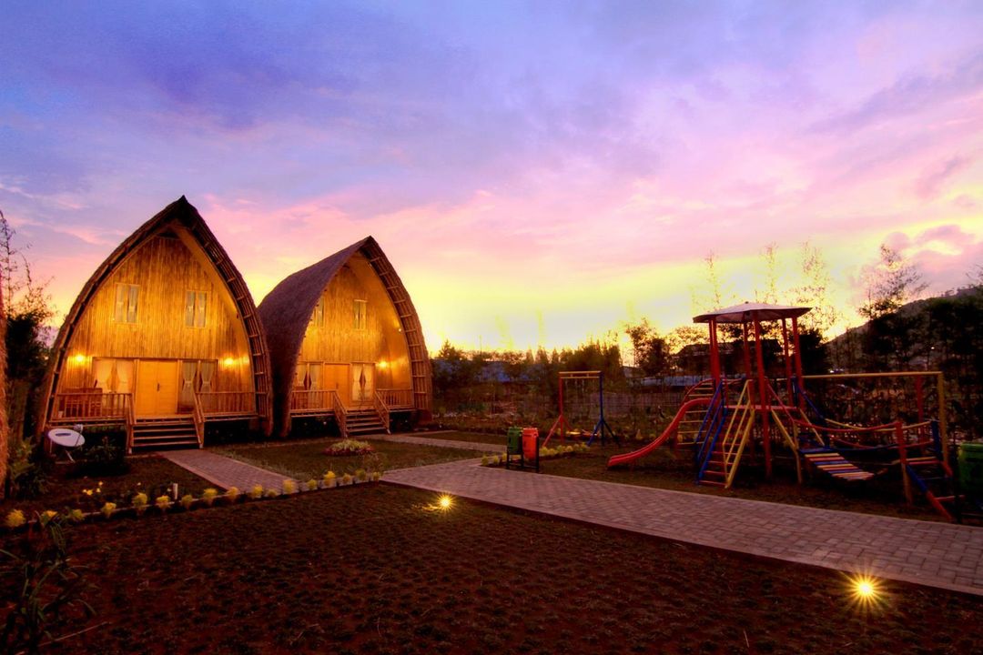 ChavaMinerva Bambu Villa