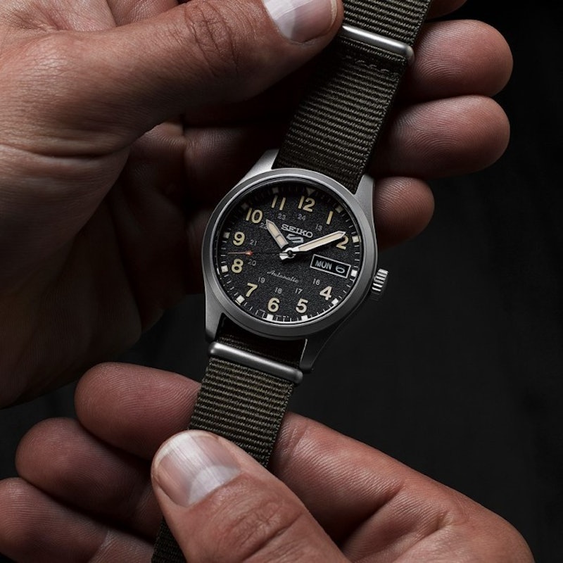 SEIKO 5 Sports Field Series 4