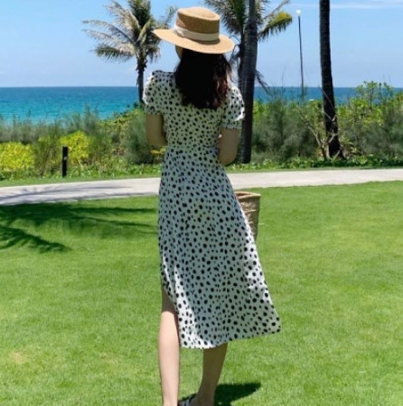Dress Pantai Mid-Length Split Polkadot 3