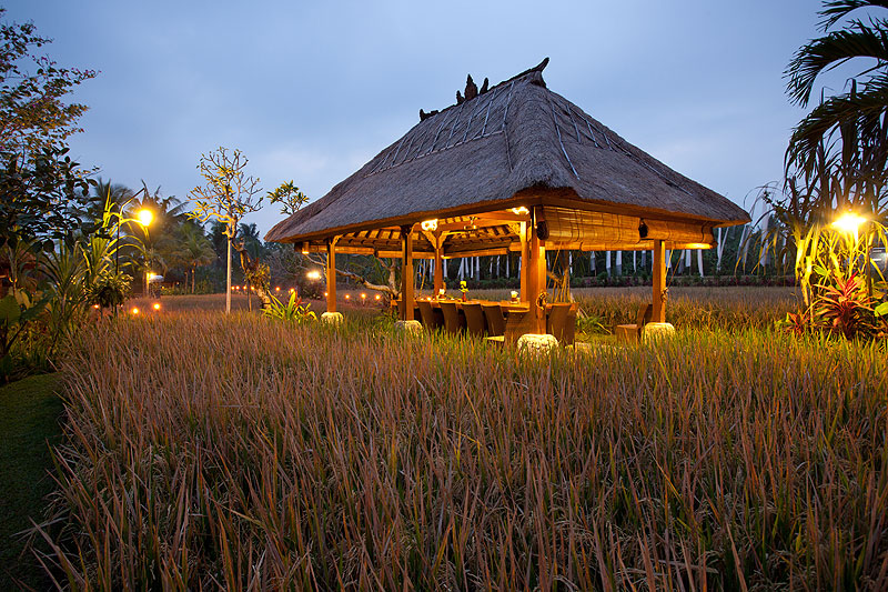 10 Rekomendasi Restoran di Bali Terbaik  3