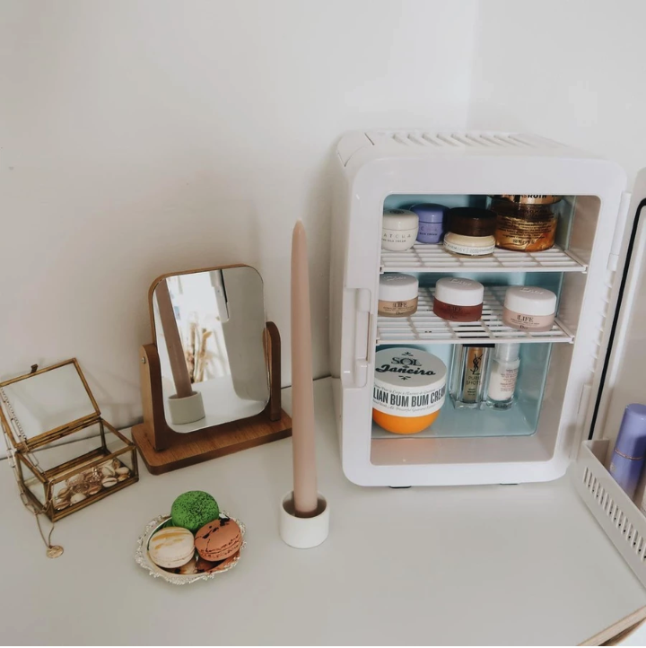  Mini Fridge Type Mirror 10 L