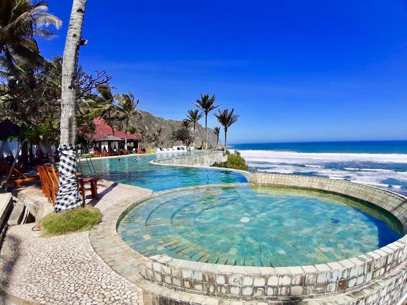 Queen Of The South Resort 2