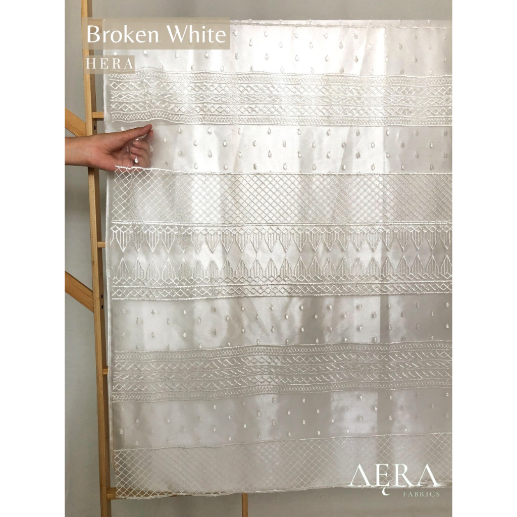 Kain Brokat Broken White