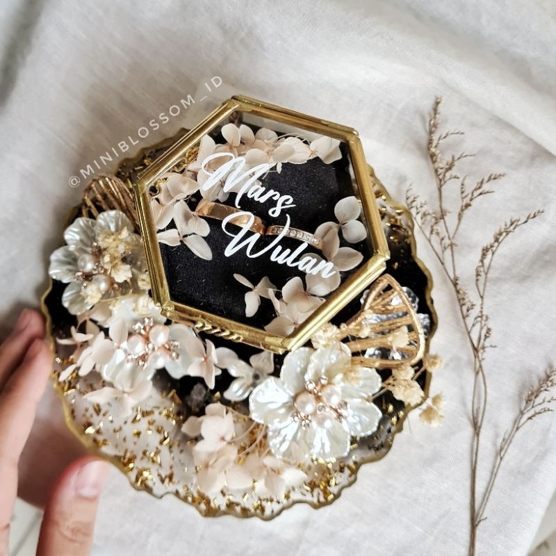 Mini Blossom Hexa Resin Ring Box 2
