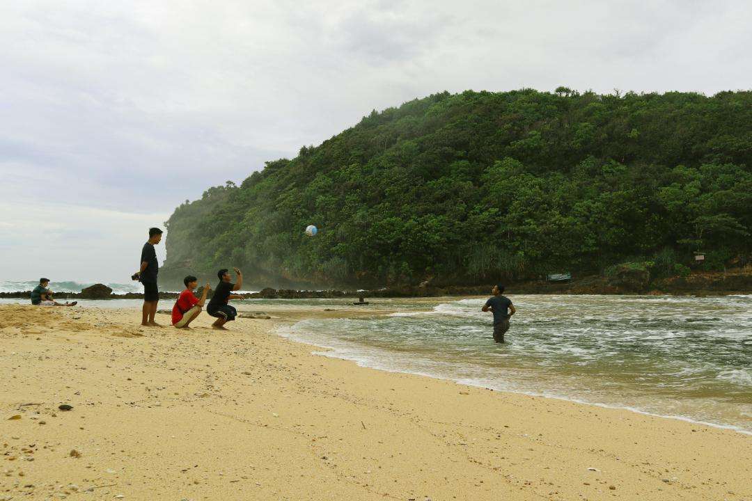 Malang Beach Camping - Tur 2H1M 4