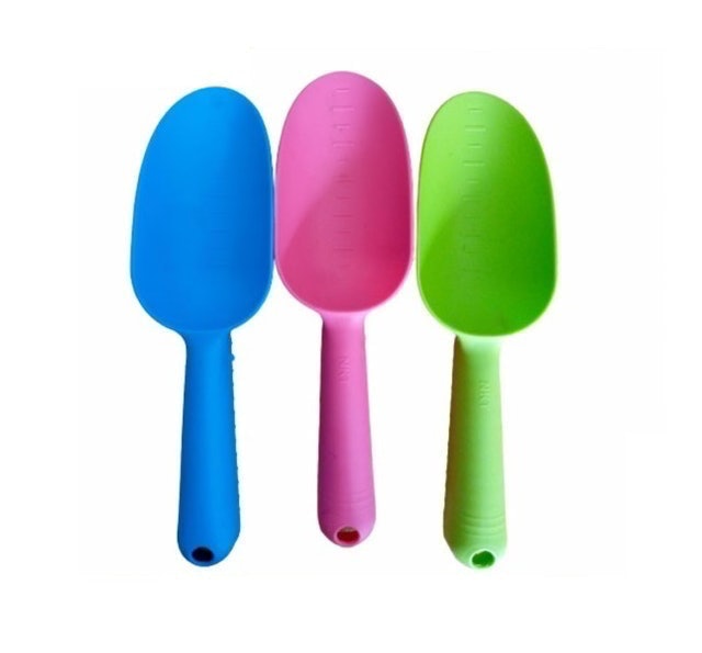 Sekop Plastik Warna-warni