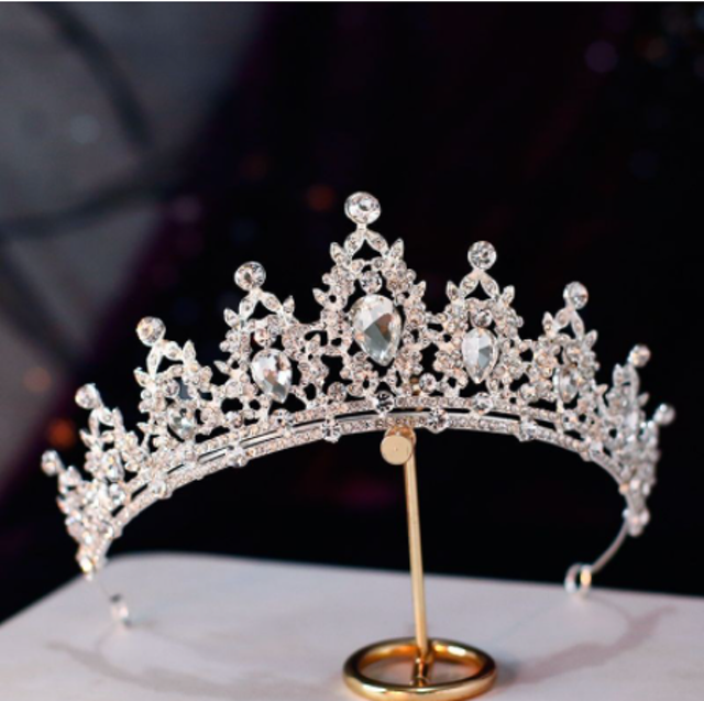 Mahkota Pengantin Hijab Klasik