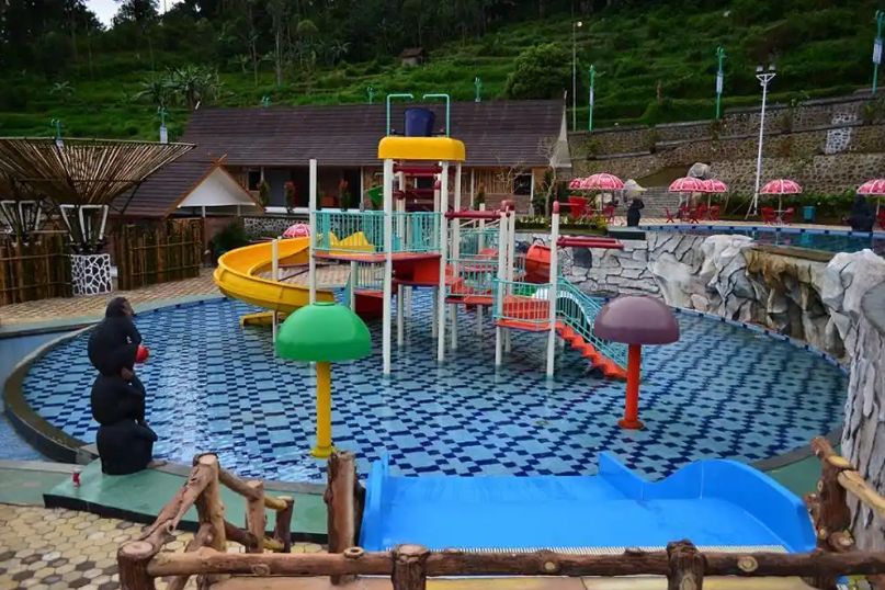 Ciwidey Valley Resort Hot Spring Waterpark 5