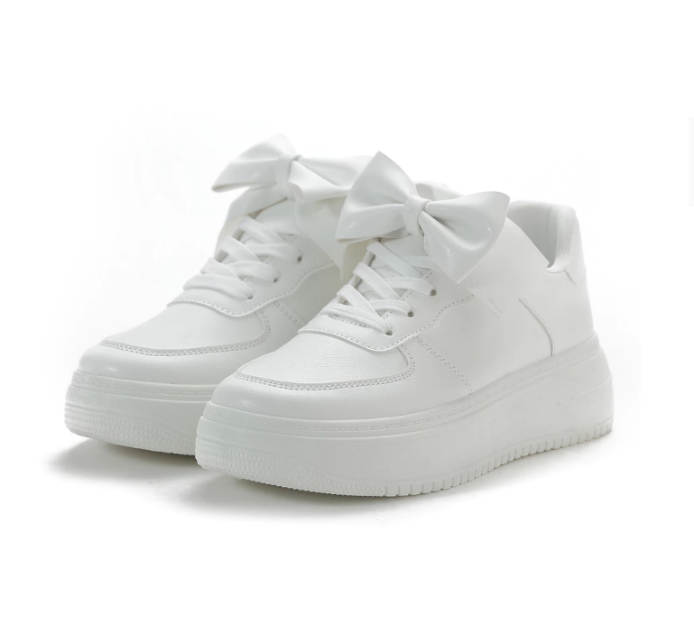 10 Rekomendasi Sneakers Putih untuk Wanita Terbaik (Terbaru Tahun 2026) 2