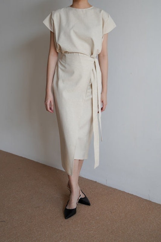 Akina Dress in Loose Linen 3