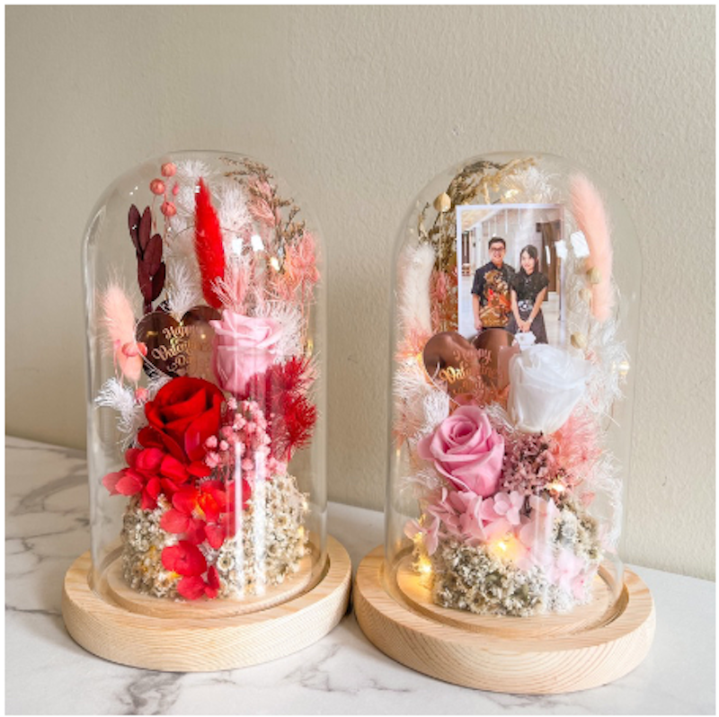 Rustic Dried & Preserved Flower Glass Dome