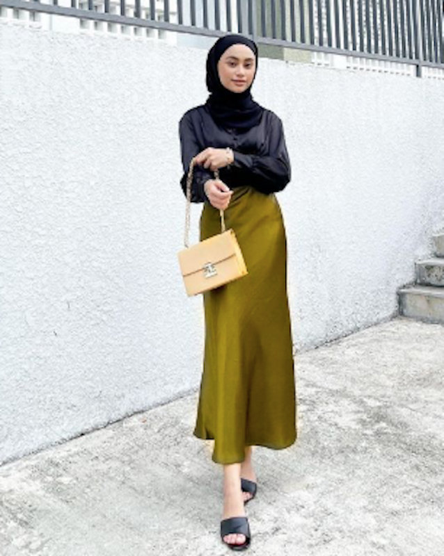 Rok Satin 1