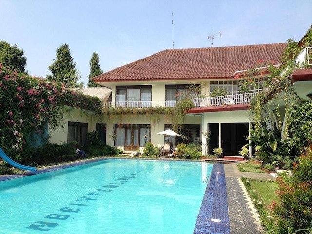 10 Rekomendasi Villa dengan Private Pool di Puncak Terbaik  4