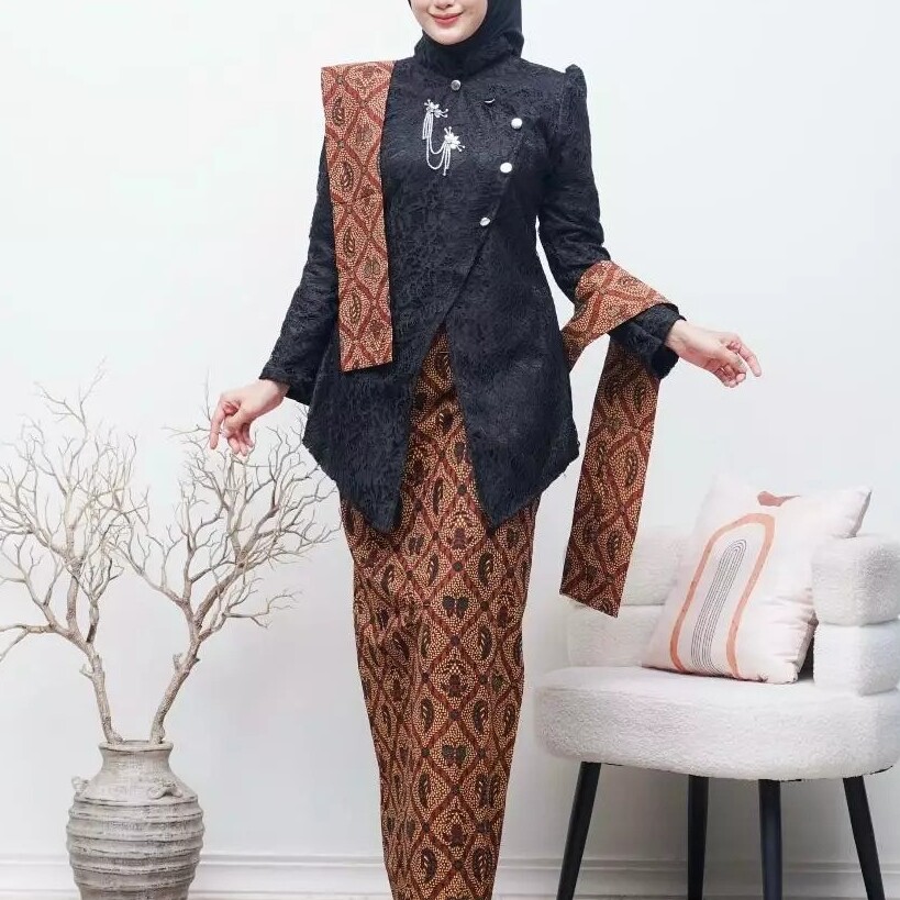 Batik Rais Kirana Kebaya