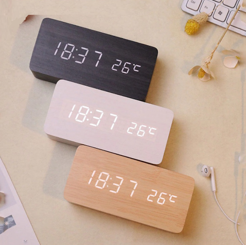 Digital Smart Clock Wood 2