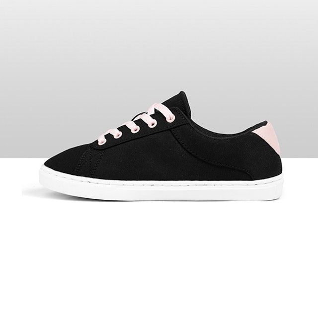 Geoff Max Delila Black Peach White