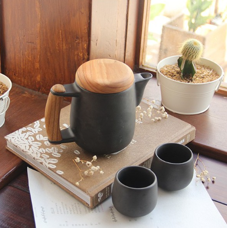 Lumosh Eil Ceramic Teaset