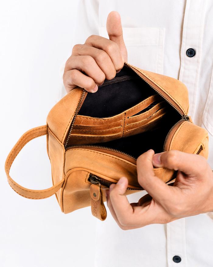 Kenes Indonesia Kenes Sharon Leather Clutch