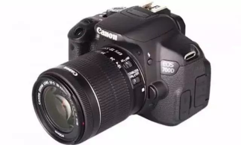 EOS 700D 5