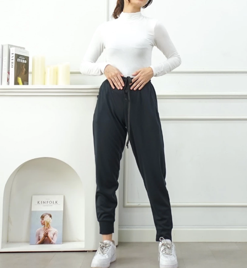 Cahaya Pelita Retailindo IE.DEMODE Milea Celana Jogger Panjang Hitam 