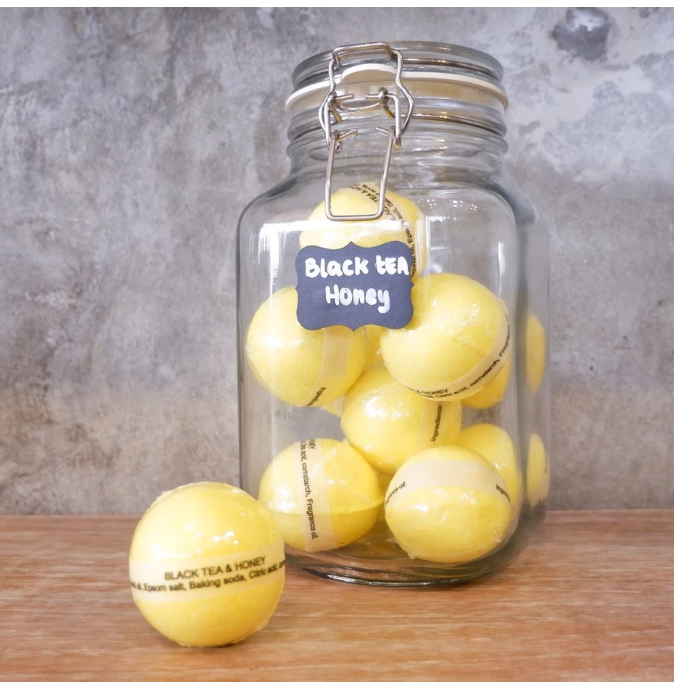  Republic of Soap Bath Bomb Spa Aromatherapy Black Tea & Honey