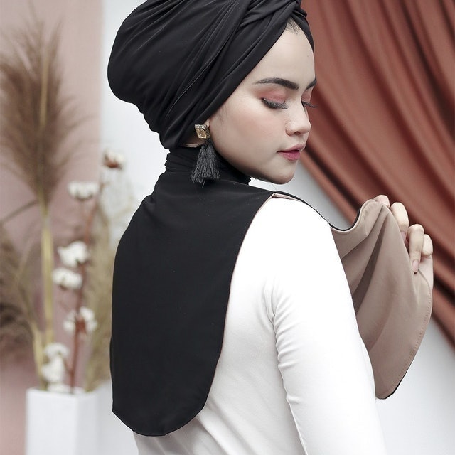 Winona Modest Carole Turtleneck Collar