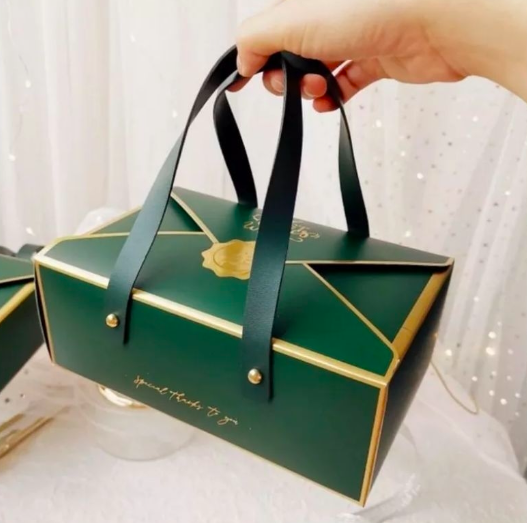 Exclusive cake box with handle  4