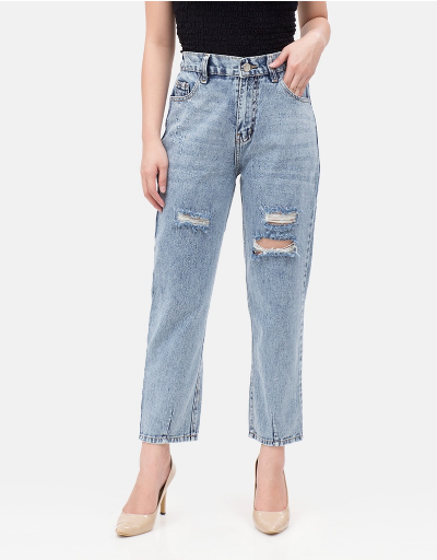 10 Rekomendasi Boyfriend Jeans untuk Wanita Terbaik  5