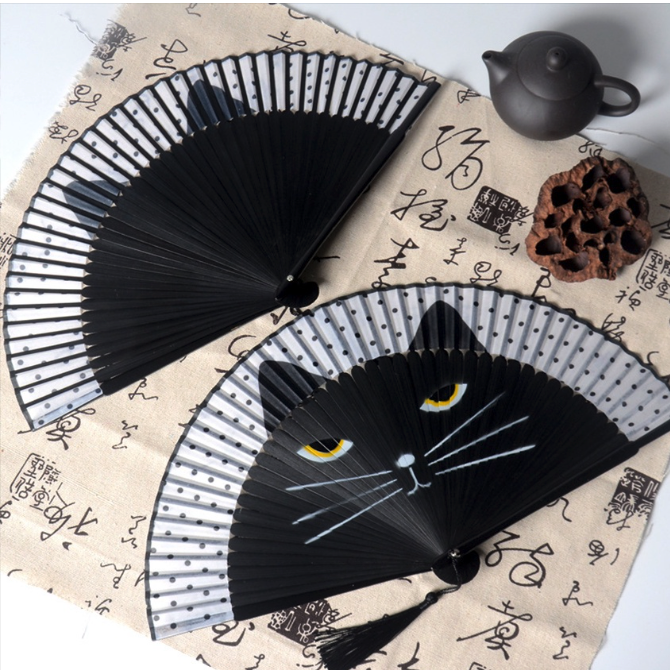  Kipas Tangan Gaya Kucing