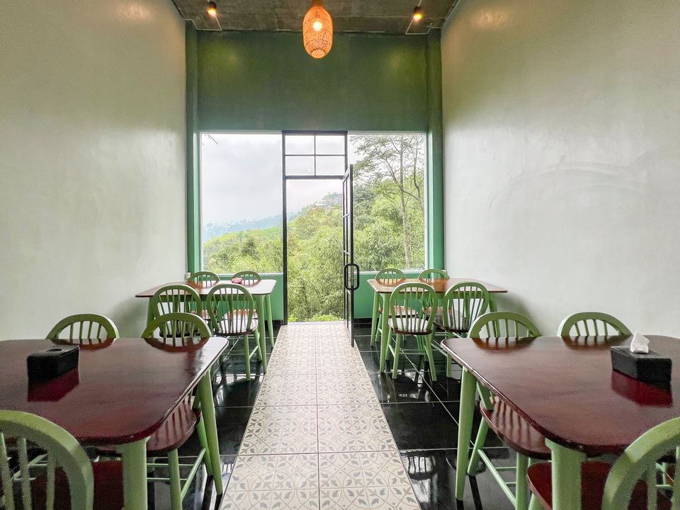 RedDoorz Urbanview Hotels Asmaraloka Umbrella